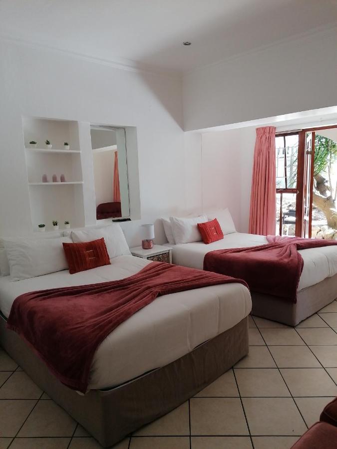 Knysna N2 Lodge Екстер'єр фото