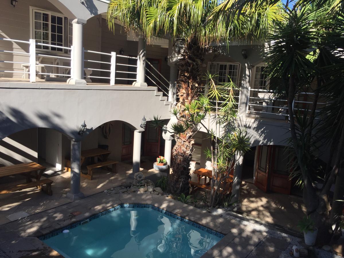Knysna N2 Lodge Екстер'єр фото