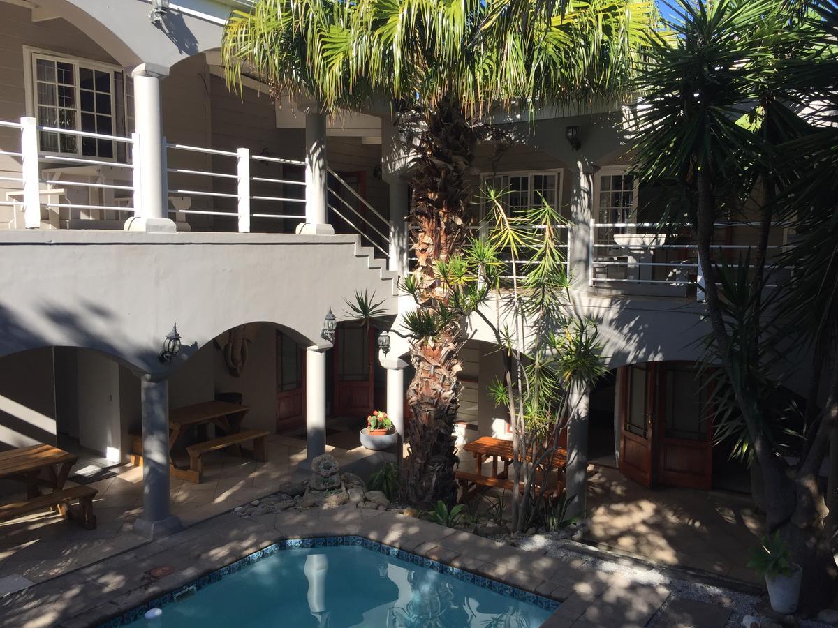 Knysna N2 Lodge Екстер'єр фото