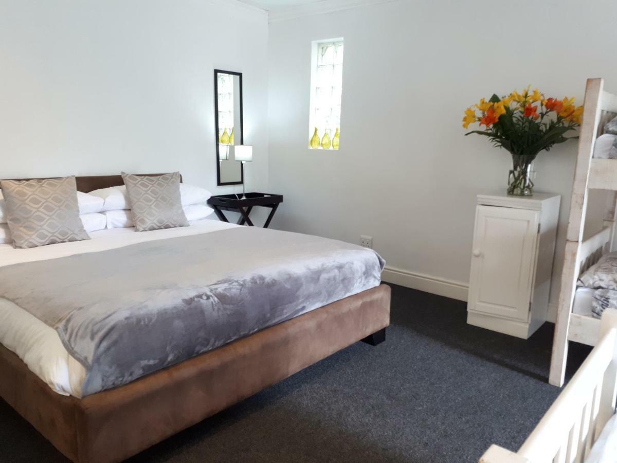 Knysna N2 Lodge Екстер'єр фото